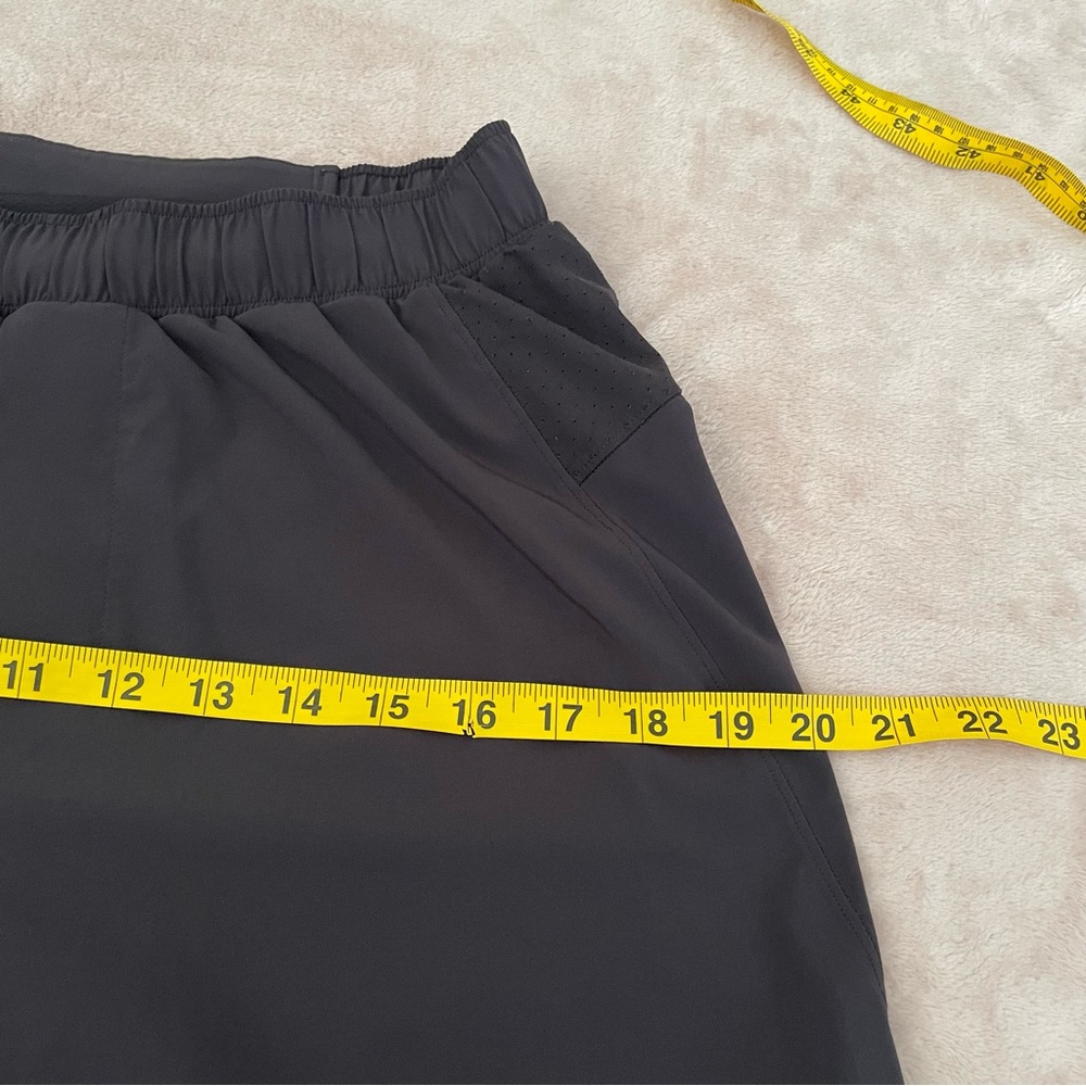 Lululemon short size S - Picture 11 of 13